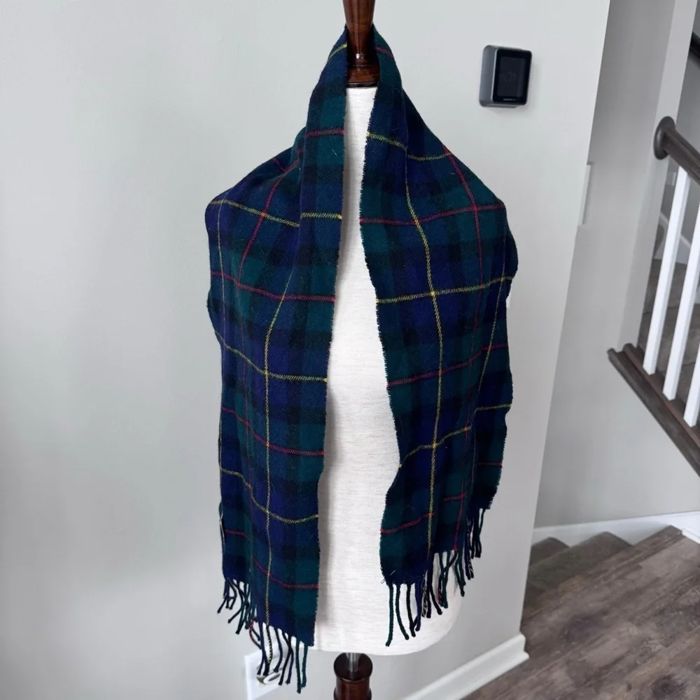 Vintage! Highland Home Industries Scarf - 100% LAMBSWOOL - Made in Scotland